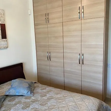 דירה πολυτελές ισόγειο διαμέρισμα με βεράντα και κήπο Danaos 2 Giorgos *