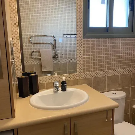 πολυτελές ισόγειο διαμέρισμα με βεράντα και κήπο Danaos 2 Giorgos